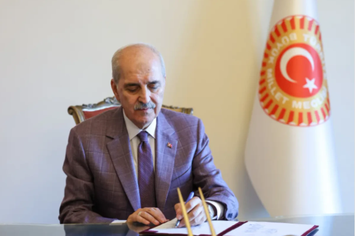 T&uuml;rkiye'de tarihi g&uuml;n! 12 maddelik &ccedil;er&ccedil;eve yasa bug&uuml;n Meclis'e sunuluyor