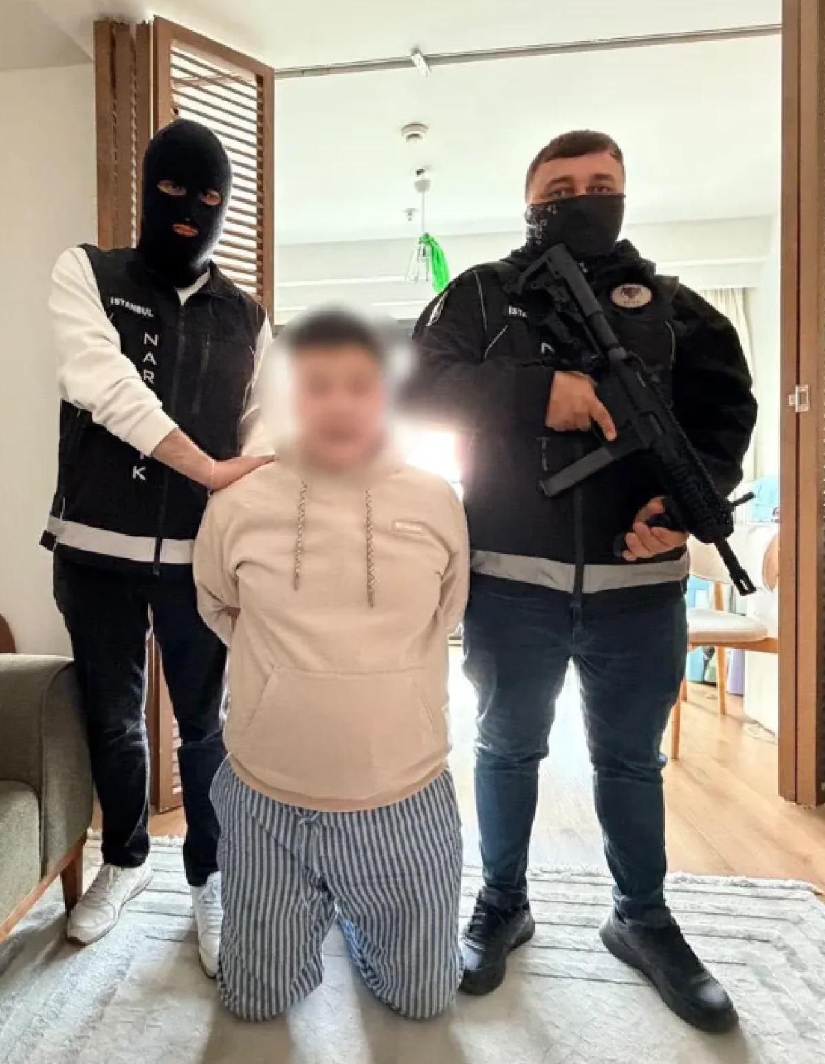 Uluslararası b&uuml;ltenle aranıyorlardı, Sarıyer'de yakalandılar!