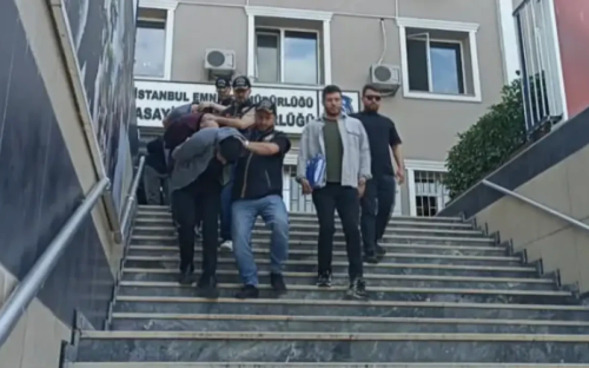 &Uuml;niversite y&ouml;netimi şikayet etti! 8 &ccedil;alışan g&ouml;zaltına alındı