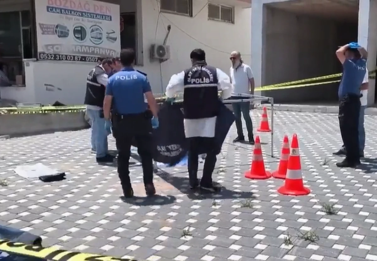 Uyuşturucu bir aileyi daha yaktı: Emekli polis, kendisinden para isteyen oğlunu &ouml;ld&uuml;r&uuml;p başında bekledi