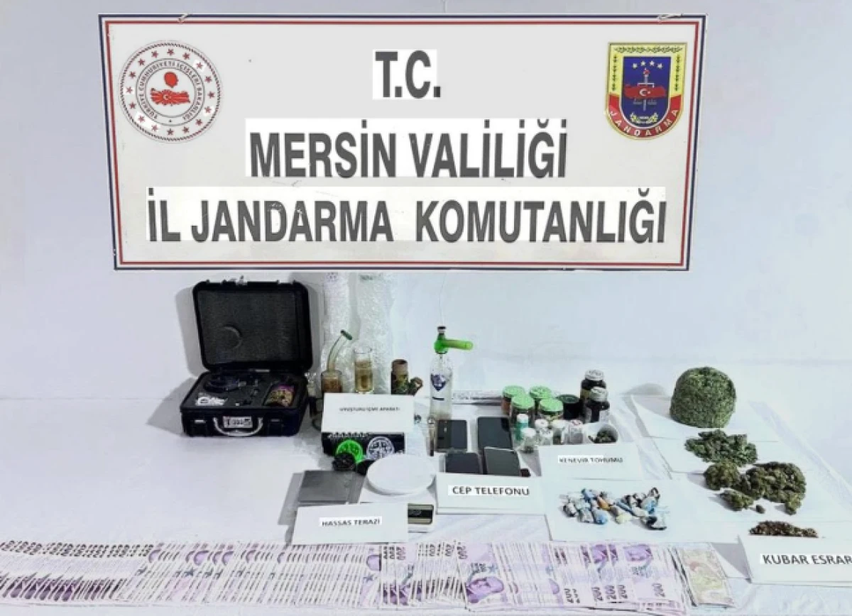 Uyuşturucu taciri 2 ş&uuml;pheli yakalanıp tutuklandı