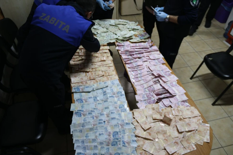 Uzaylılar Türkiye'ye Para Göndermiş         