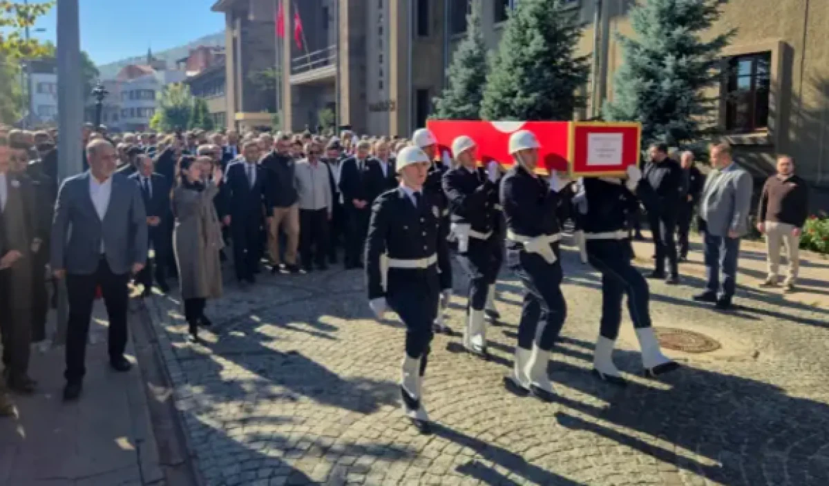 Vali Yardımcısı silahla vurulmuş halde bulunmuştu! Cenazesi memleketine uğurlandı