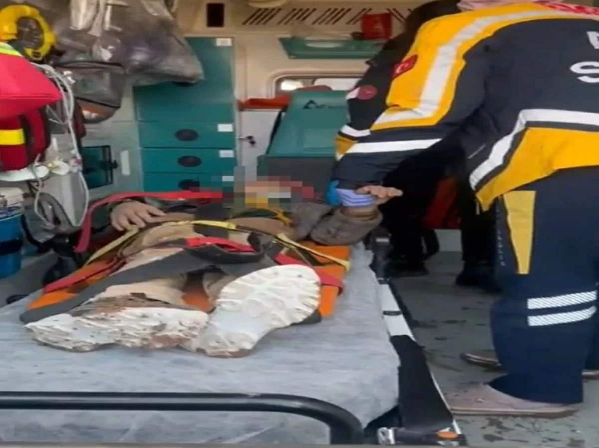 Yeğenini toprağa gömüp ölüme terk etti   