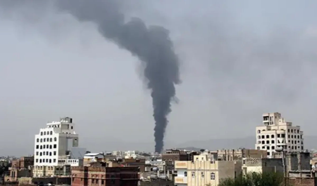 Yemen'de sivillerin olduğu lokanta vuruldu