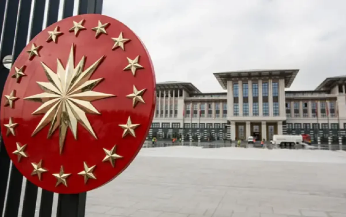 Yeni Parti'nin logosu g&uuml;ndem oldu! Cumhurbaşkanı Başdanışmanı'ndan olay benzetme