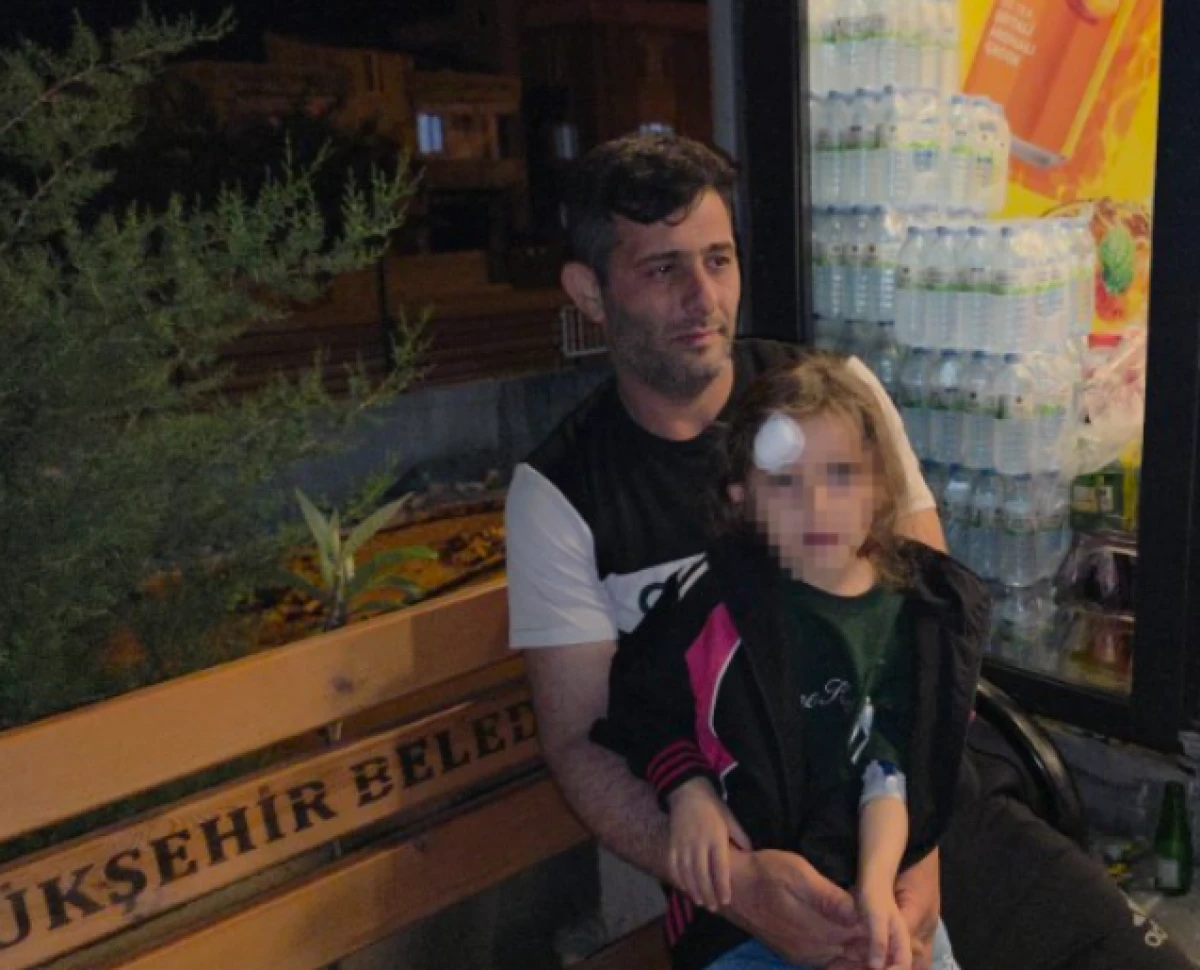 Yola fırlayan &ccedil;ocuk otomobilin &ccedil;arpmasıyla metrelerce savruldu