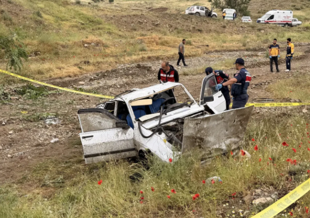 Yozgat'ta feci kaza: 2 &ccedil;ocuk &ouml;ld&uuml;, 3 kişi yaralandı!