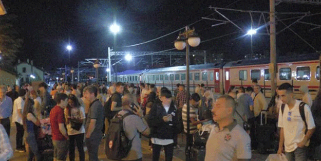 Yozgat'ta yük treninin vagonu devrildi; seferler aksadı